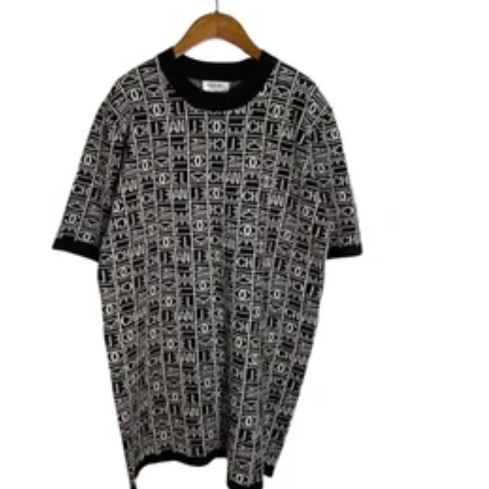 Chanel vintage CC logo round neck sweater black white. European size 40